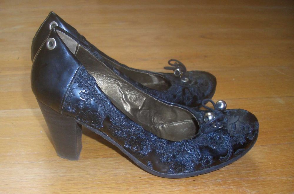 Sapatos pretos Foreva 36