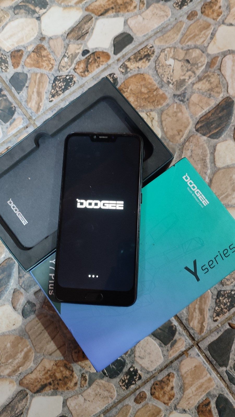 Смартфон DOOGEE Y7 Plus 6/64GB Black.