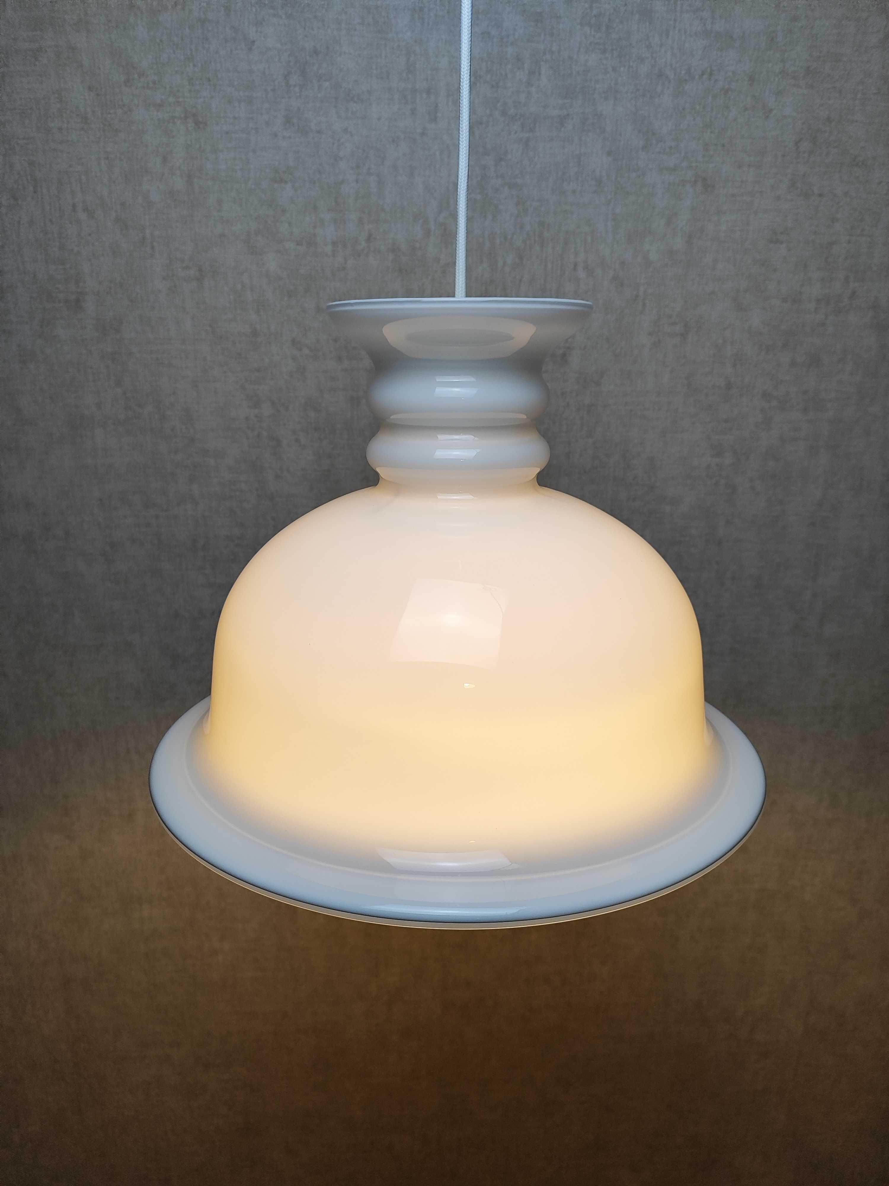 Duńska lampa wisząca. Holmegaard. Model Kro. 1981
