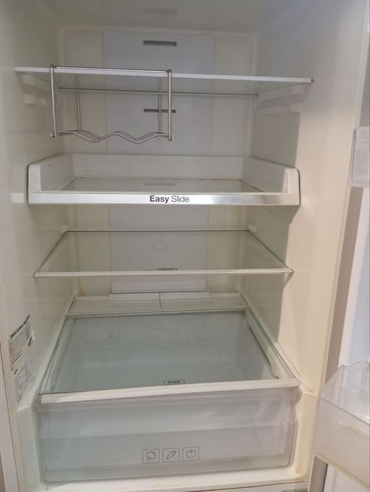 Продаётся холодильник Samsung RB29FEJNDWW