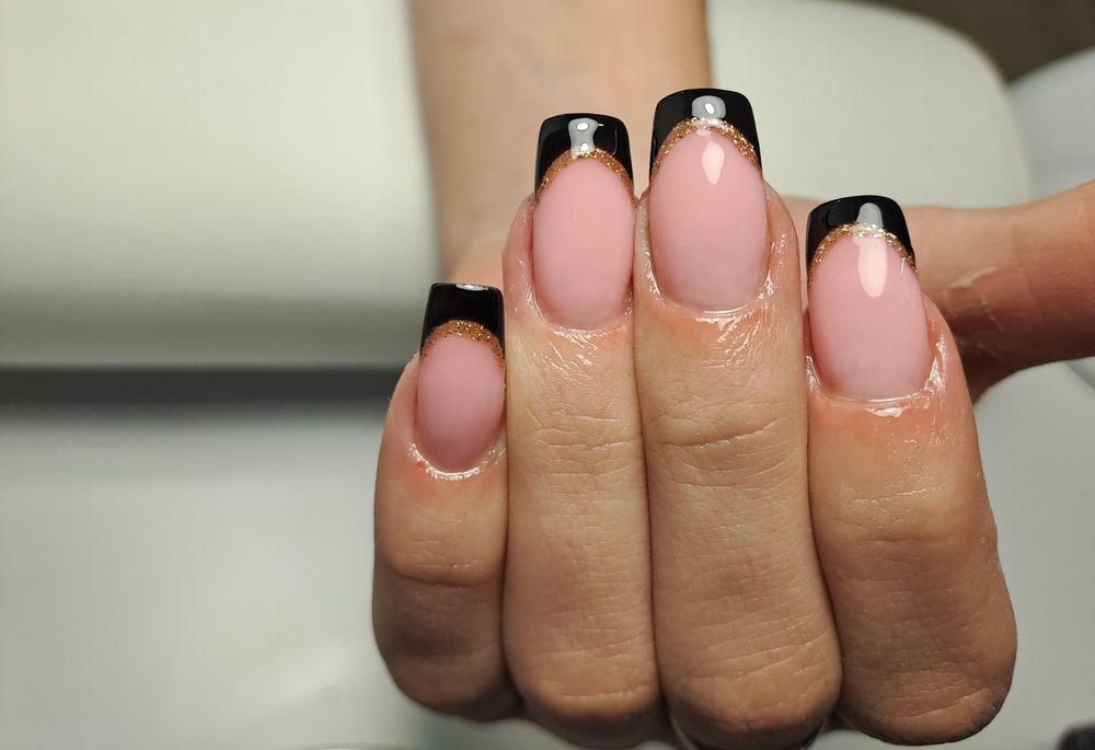 Paznokcie żelowe, manicure hybrydowy, pedicure hybrydowy