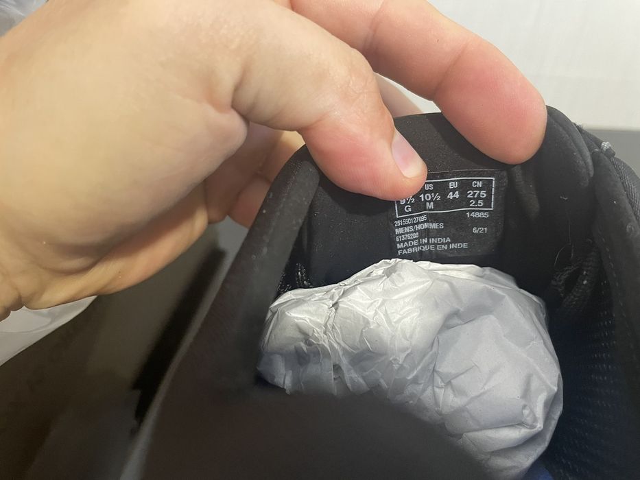 Кожаные водонепроницаемые ботинки от английского бренда  Clarks