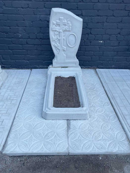 Пам"ятники від 9500грн . Доставка. Монтаж. Гарантія