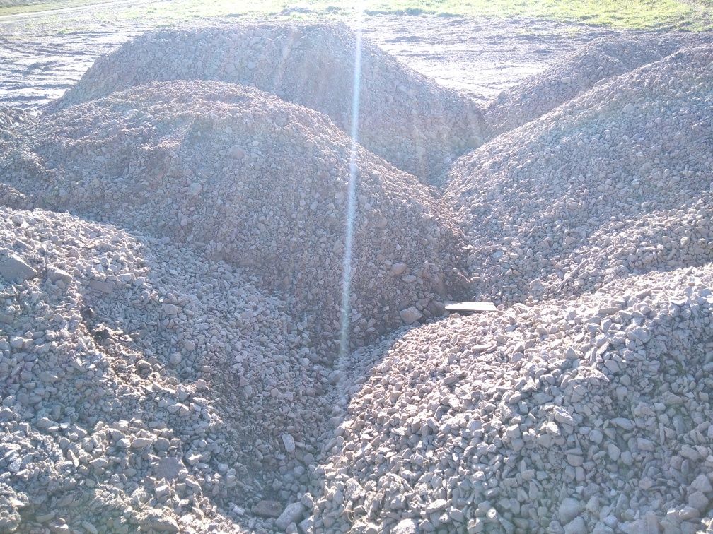 Kamień, tłuczeń, kliniec na podsypkę