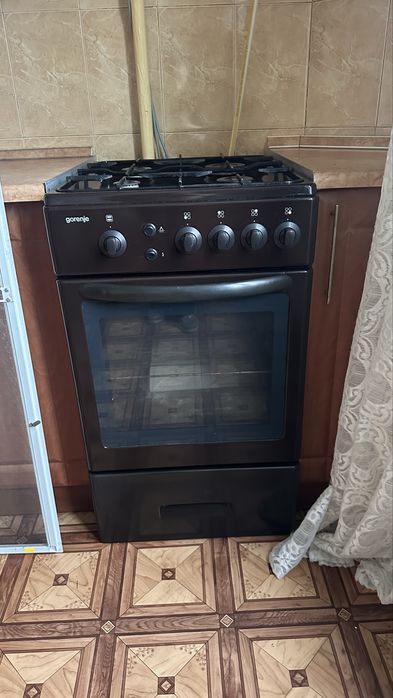Газова плита в робочому стані gorenje