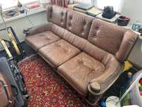 Sofa skórzana, dębowa rama – styl holenderski