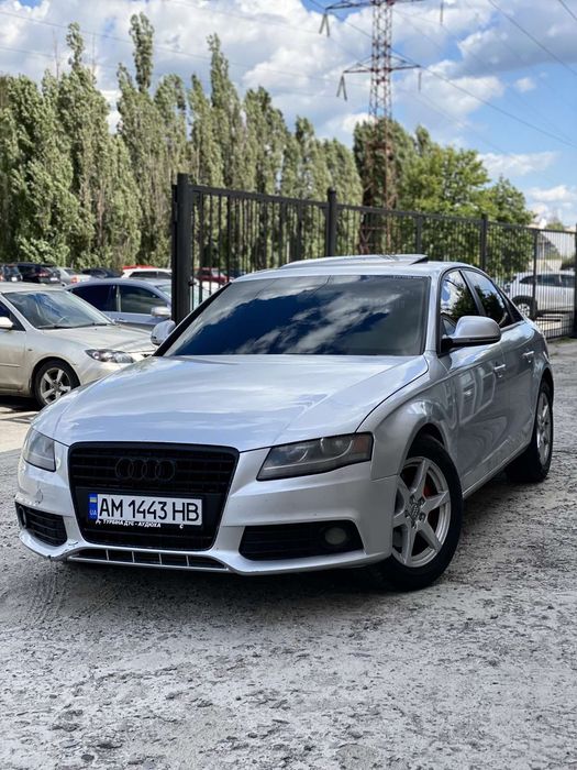 Продам хорошую Audi A4 B8