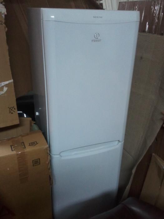 Frigorífico combinado Indesit BAN 12 NF novo