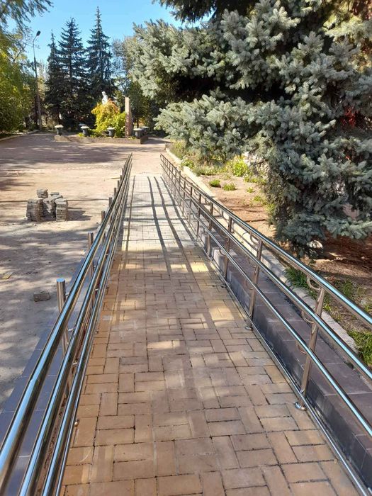 Поручни,перила, ограждения для пандуса из нержавейки в Кировограде