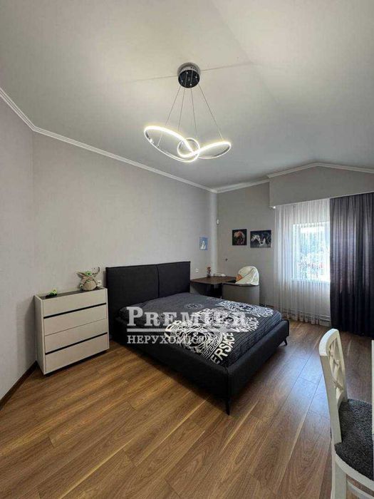 Продам сучасний будинок