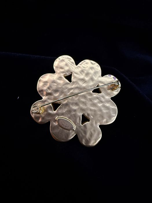 Вінтажна брошка Chanel у вигляді квітки