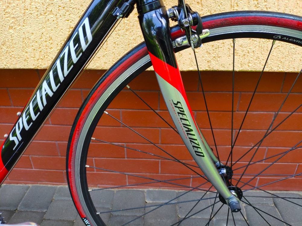 Шоссейний велосипед Specialized Allez A1 max резина Michelin