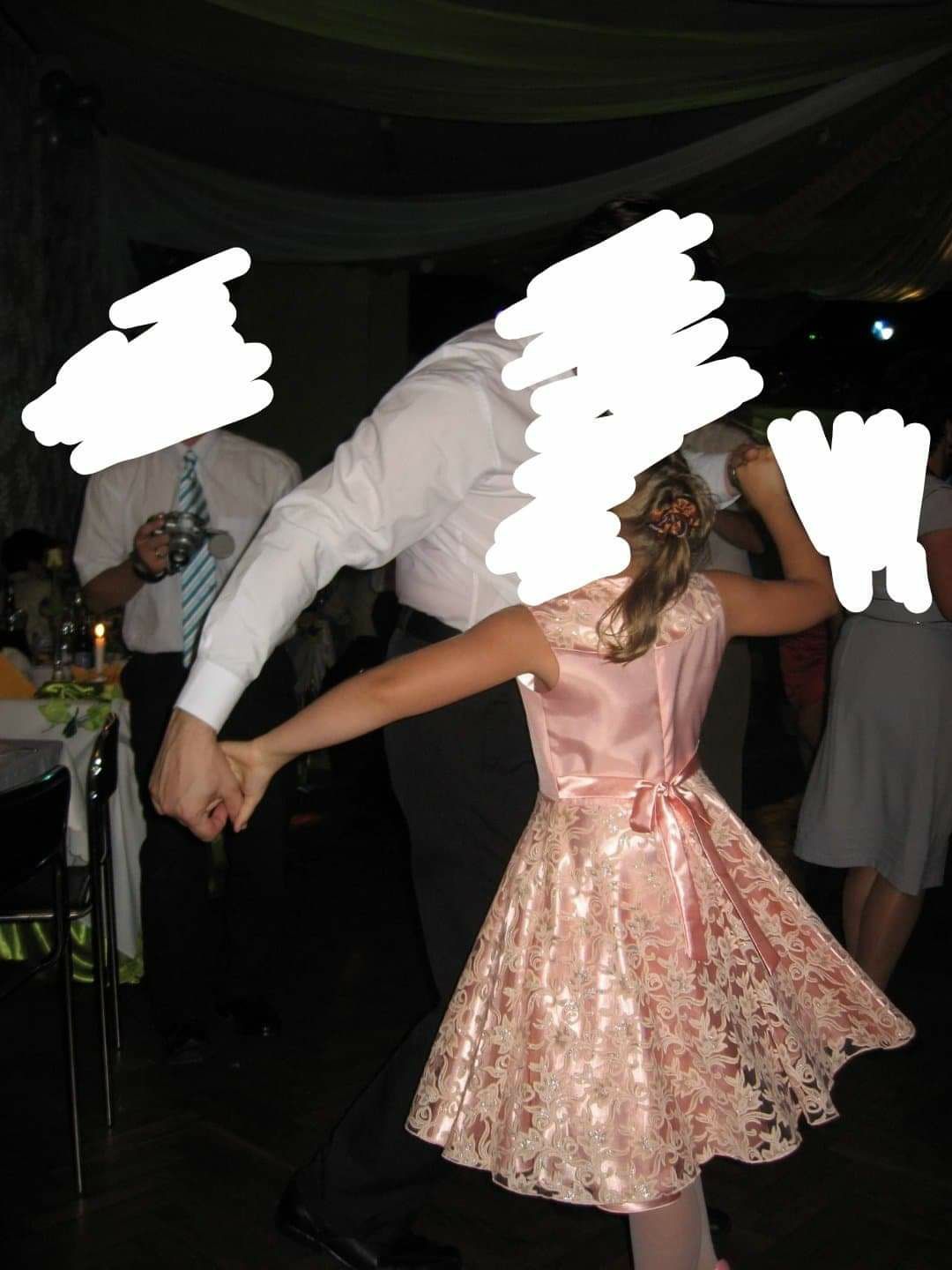 Łososiowa różowa sukienka na wesele impreza ślub dla dziecka dziewczyn