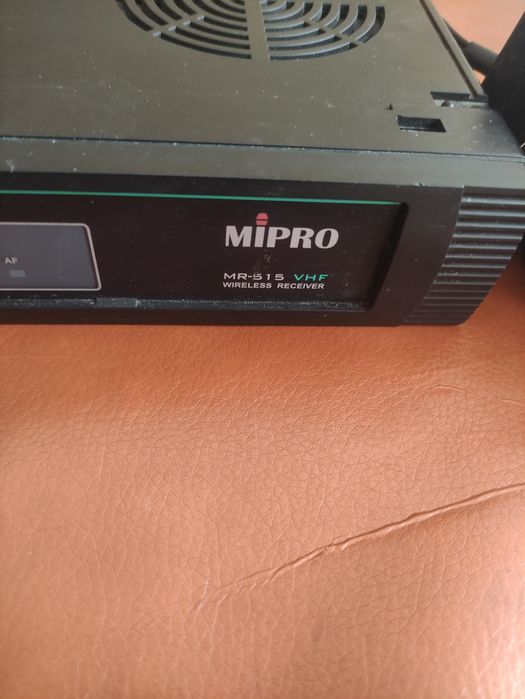 Безпровідний конденсаторний мікрофон Mipro MR 515