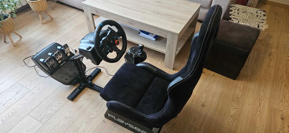 Logitech G29 + shifter + Playseat
