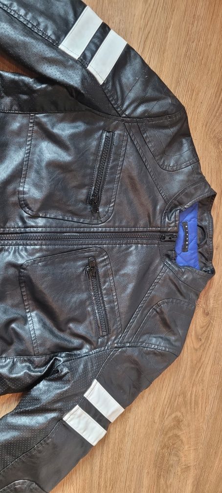 Kurtka przejściowa firmy Sisley Czarny Slim Fit 10/11 lat 150 cm