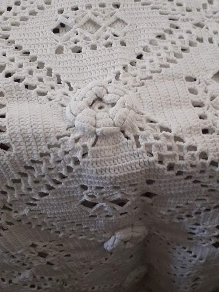 Colcha em crochê como nova