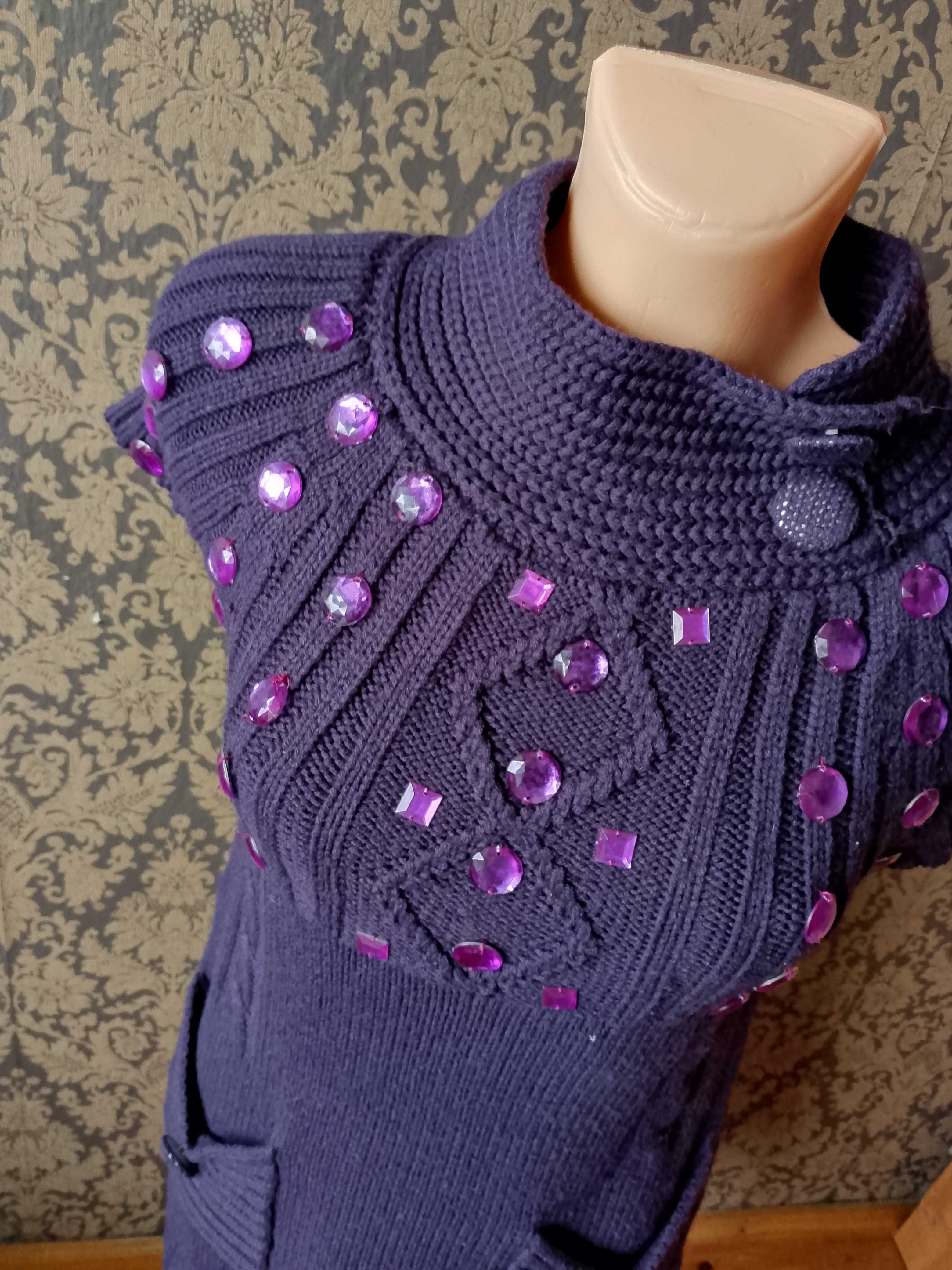 Fioletowy sweter damski