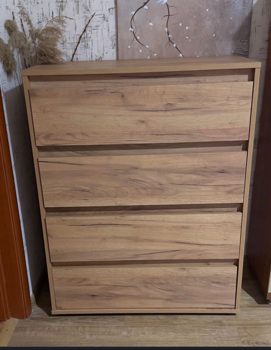 Новые комоды на 4 ящика. Цве крафт дуб и чёрный