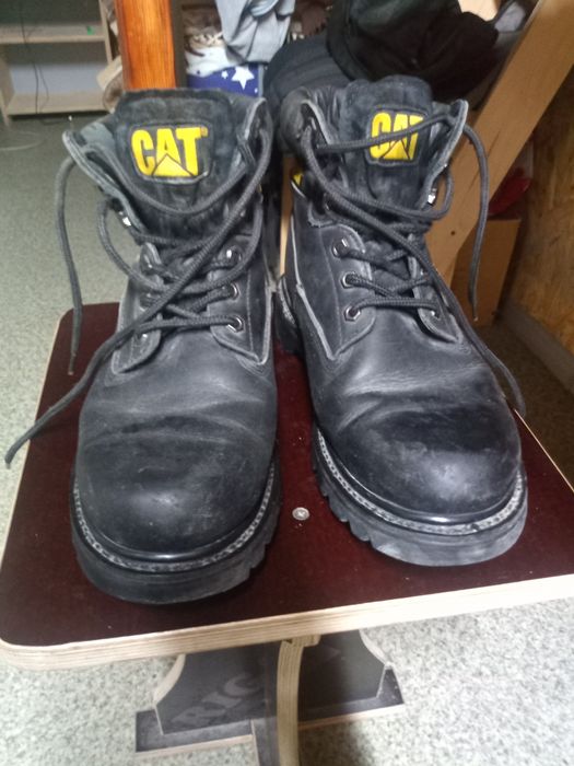 Продам фірмові робочі ботинки "CAT"