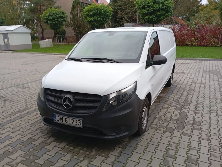 Mercedes-Benz VITO  Sprzedam samochód ciężarowy Mercedes-Benz 2016r