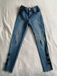 R. 140 dżinsy, jeansy, spodnie, dziury, przetarcia, skinny, rurki