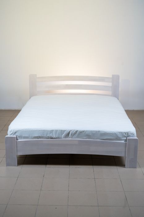 Ліжко з буку фабричне