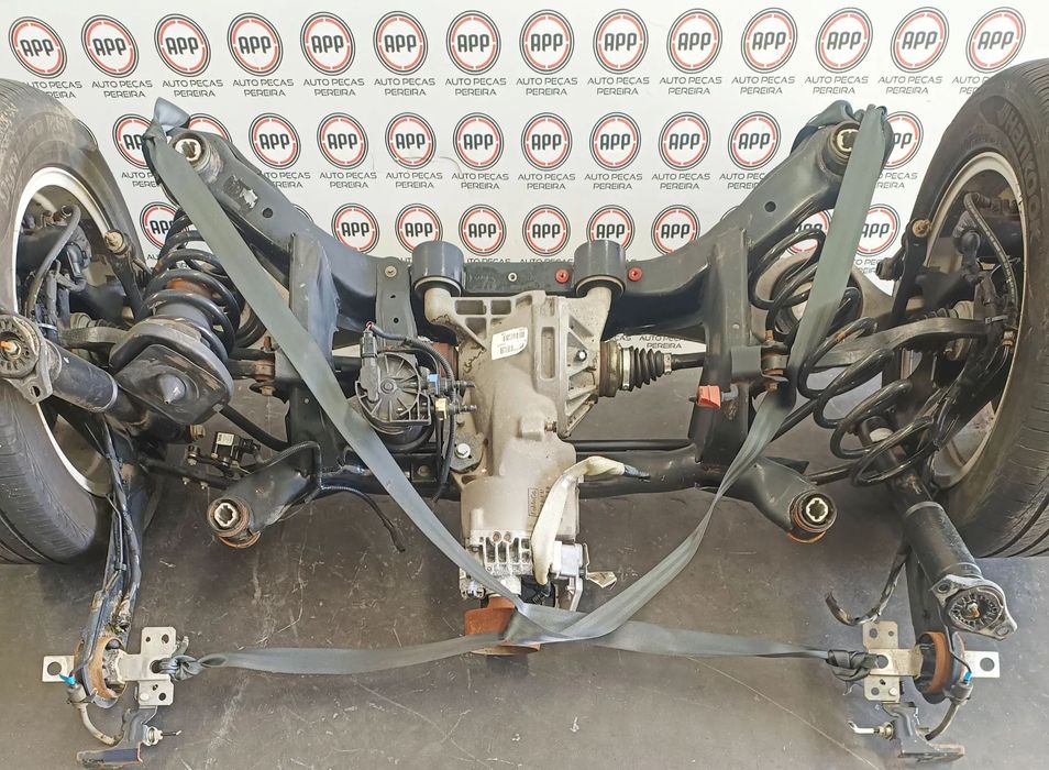 Mecânica traseira Volvo XC70 de 2009, braços , transmissões, charriot, amortecedores ...