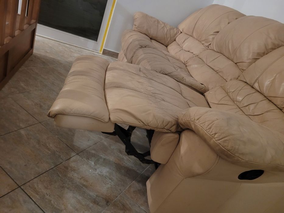 Sofá beige chateau d'Ax