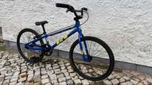 Bicicleta BMX GT crianca