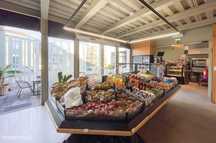 Espaço Comercial em Água de Pau