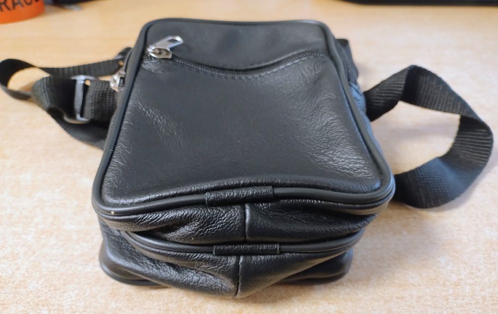 Saszetka / torebka męska skórzana, jak nowa