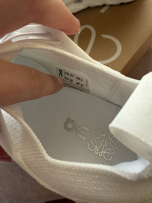 Кросівки для бігу швейцарського бренду