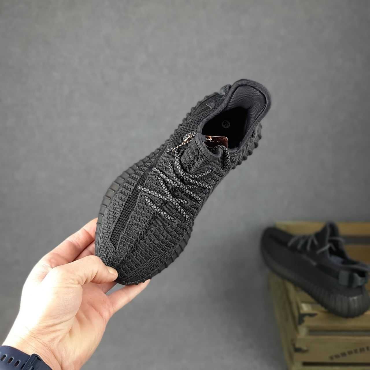 РОЗПРОДАЖ Yeezy Boost 350 чорні жіночі Ізі GET 20679/77 Изики