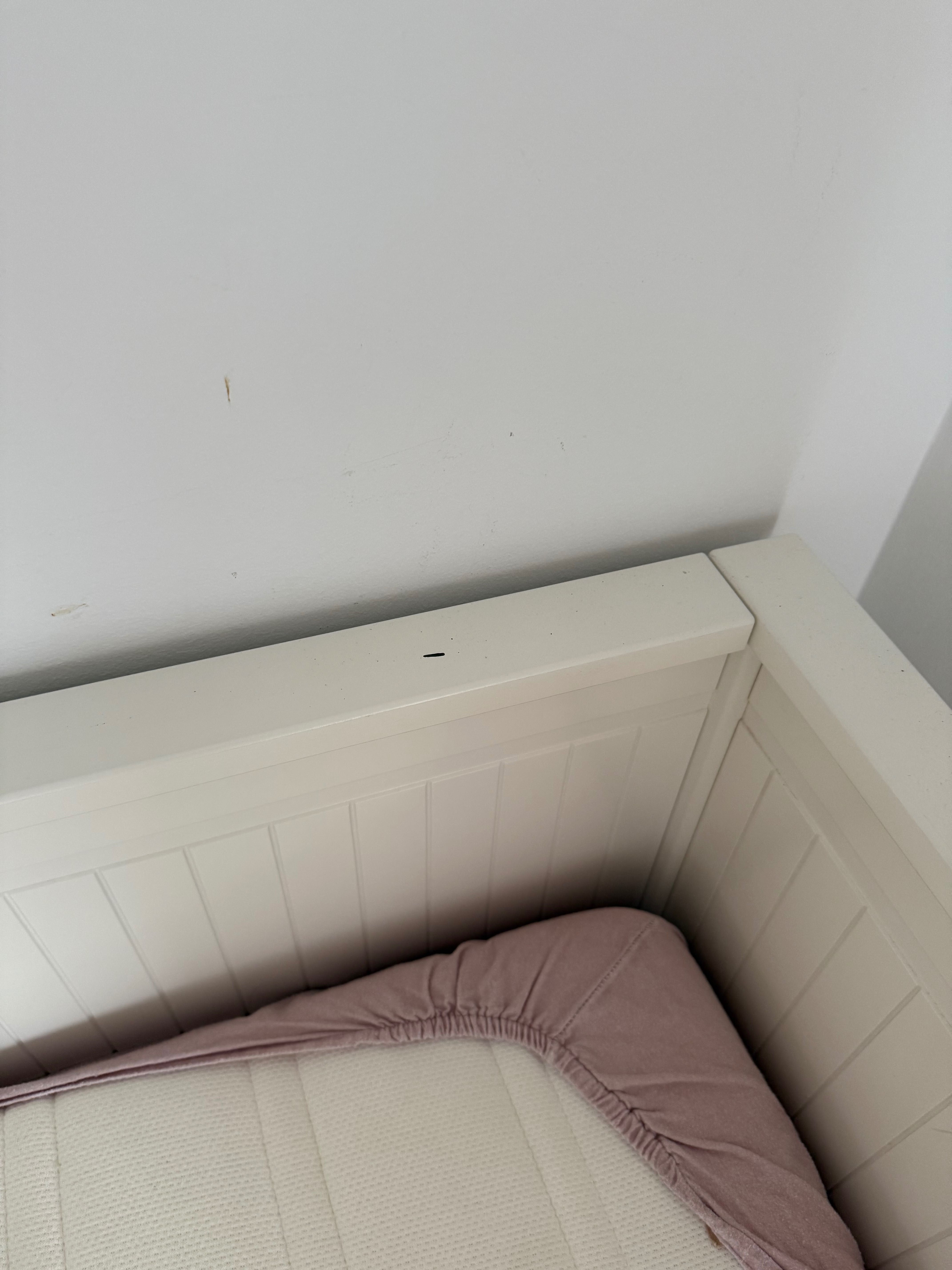Cama individual/dupla com colchões
