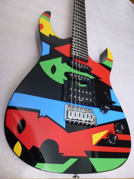 Guitarra Washburn "Picasso"