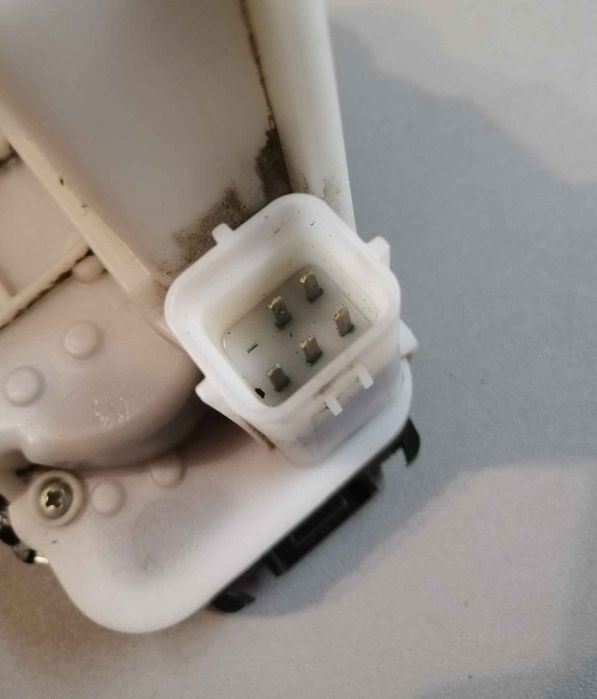 Fiat/Alfa/Lancia 500 07-15 замок дверей перед LH ZK1288 51827413