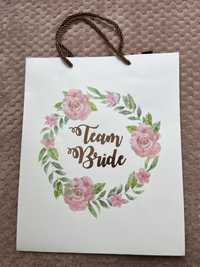Papierowa torba na prezenty team bride