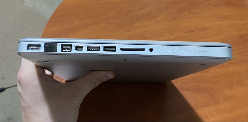 Ноутбук MacBook A1278 13" /4GB RAM/250GB HDD! N2711
