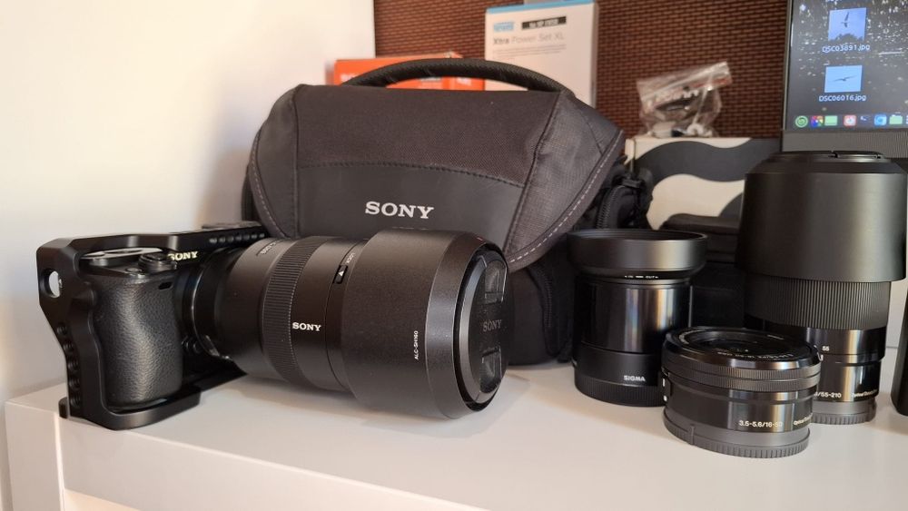 Sony A6000 + 3 obiektywy + akcesoria
