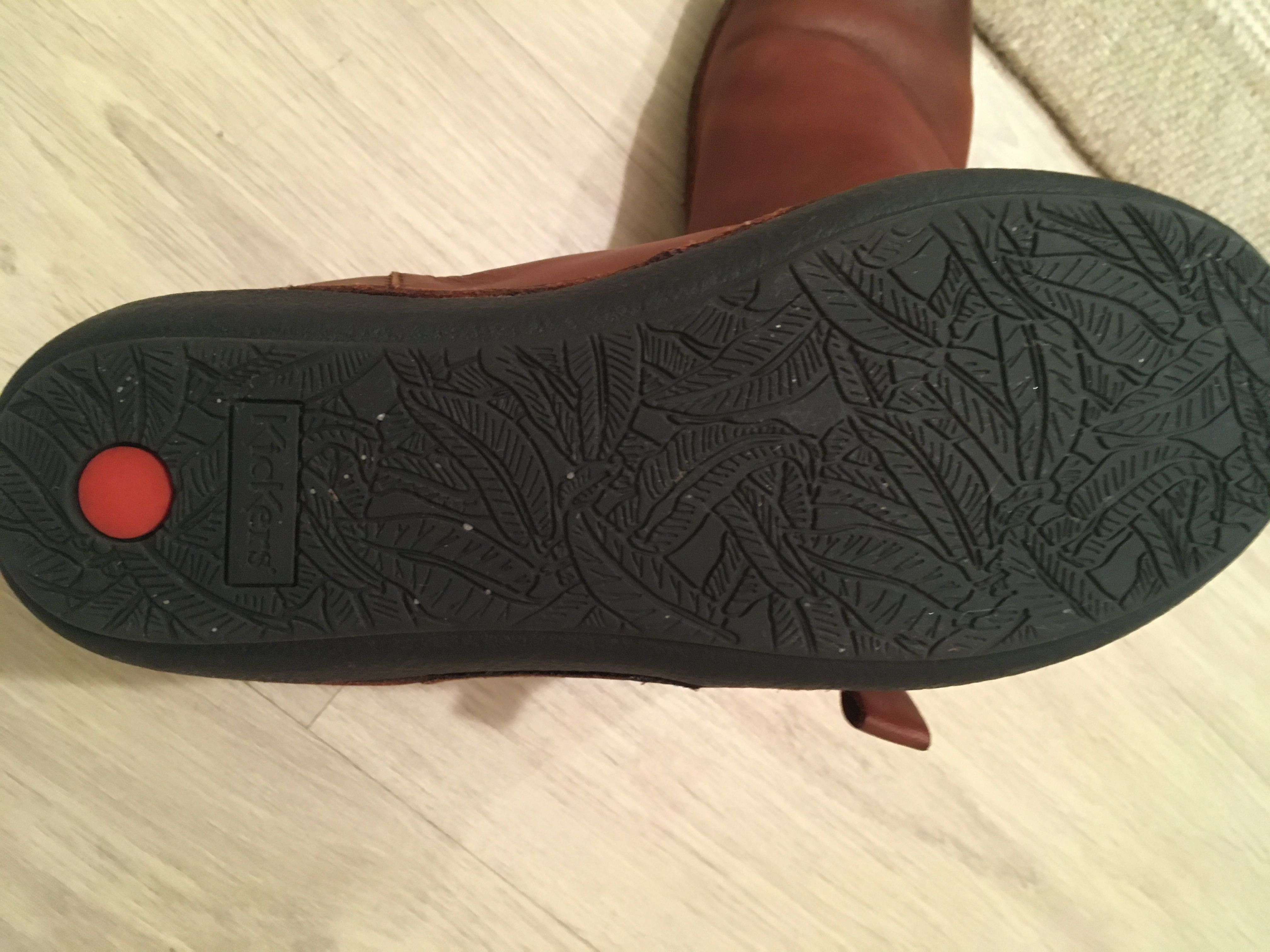 Botins KICKERS em pele