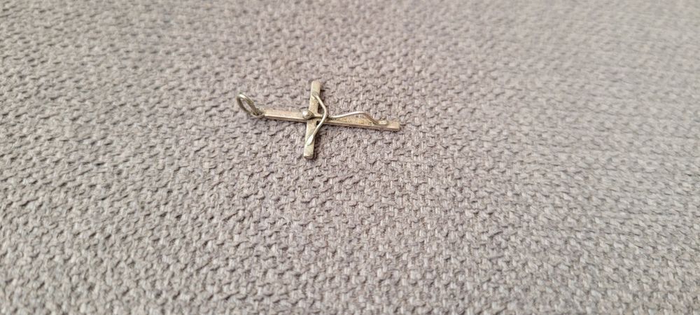 Krzyżyk srebrny stary