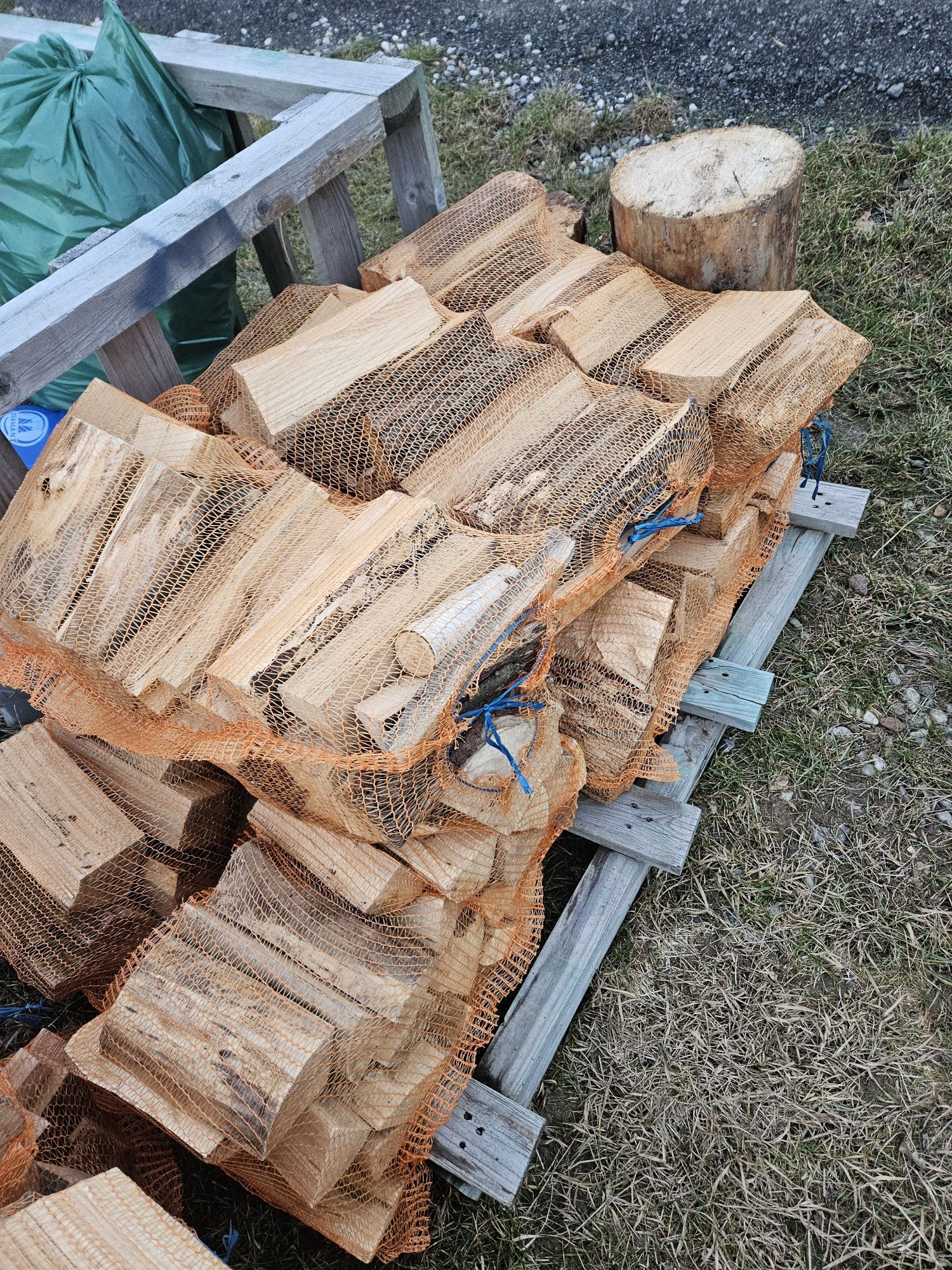 Suche sezonowane  Drewno opałowe kominkowe w workach duży worek 50x