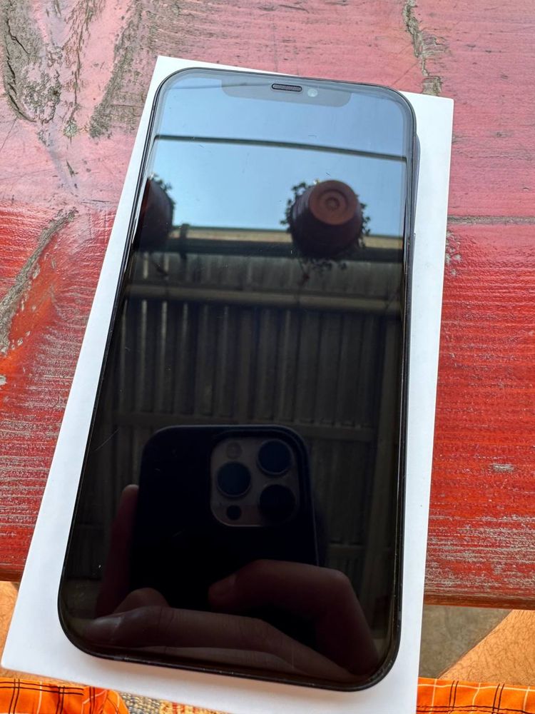 Iphone 12.
