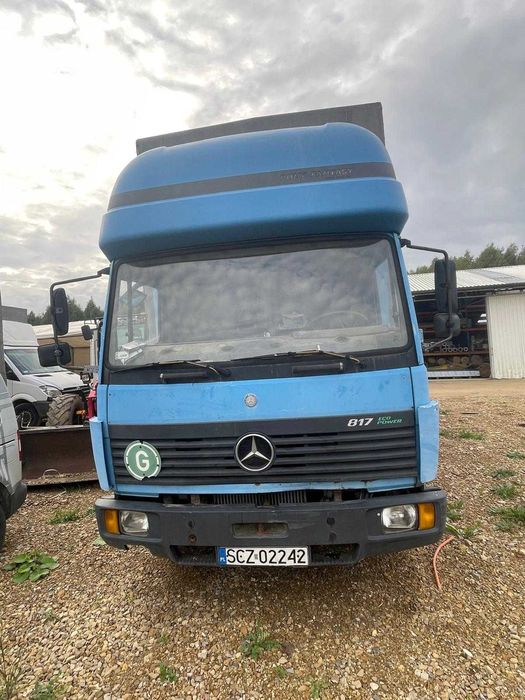 Samochód ciężarowy ze skrzynią Mercedes-Benz 817 D