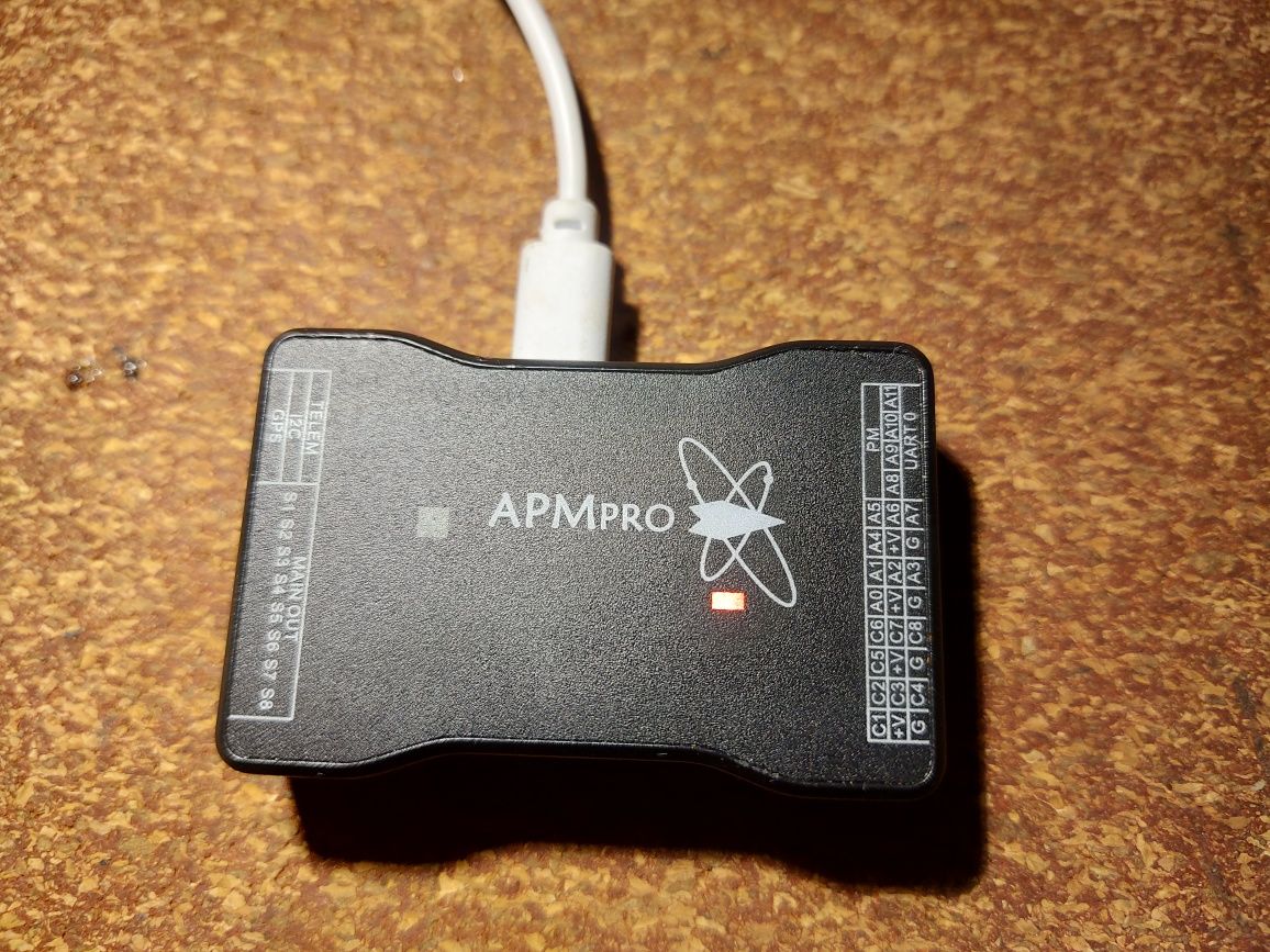 Mini APM Pro kontroler lotu.