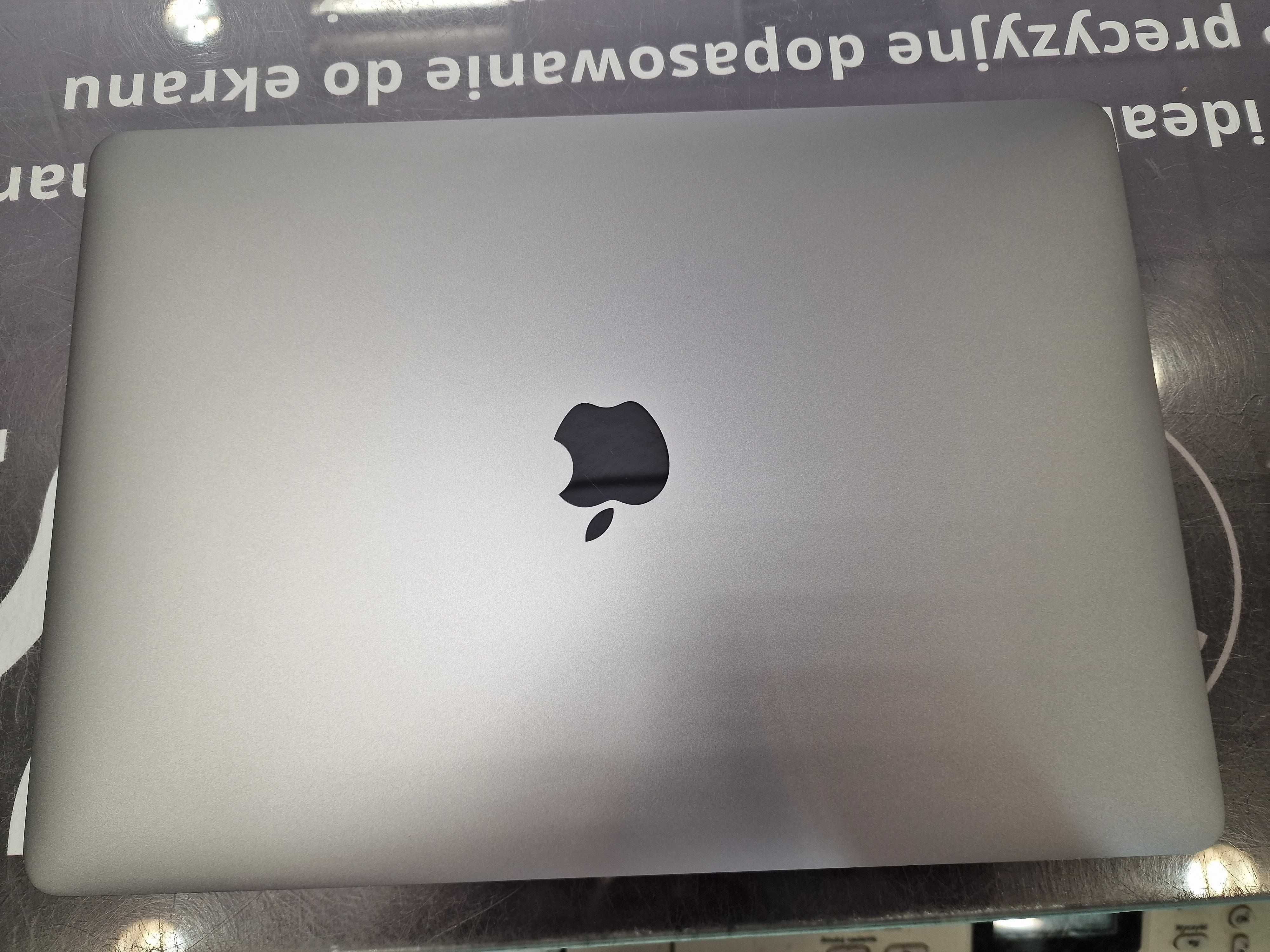 Macbook Air 13 2020/ M1/ 8GB/ 256GB/ SPG/ 117 cykli/ Grade A-