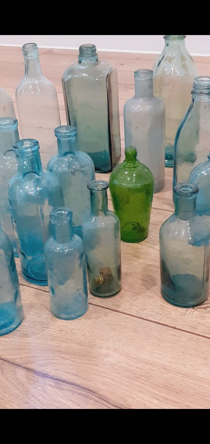 Butelki aptekarskie I inne kolor jasny zielony z prl jako ozdoba lub d