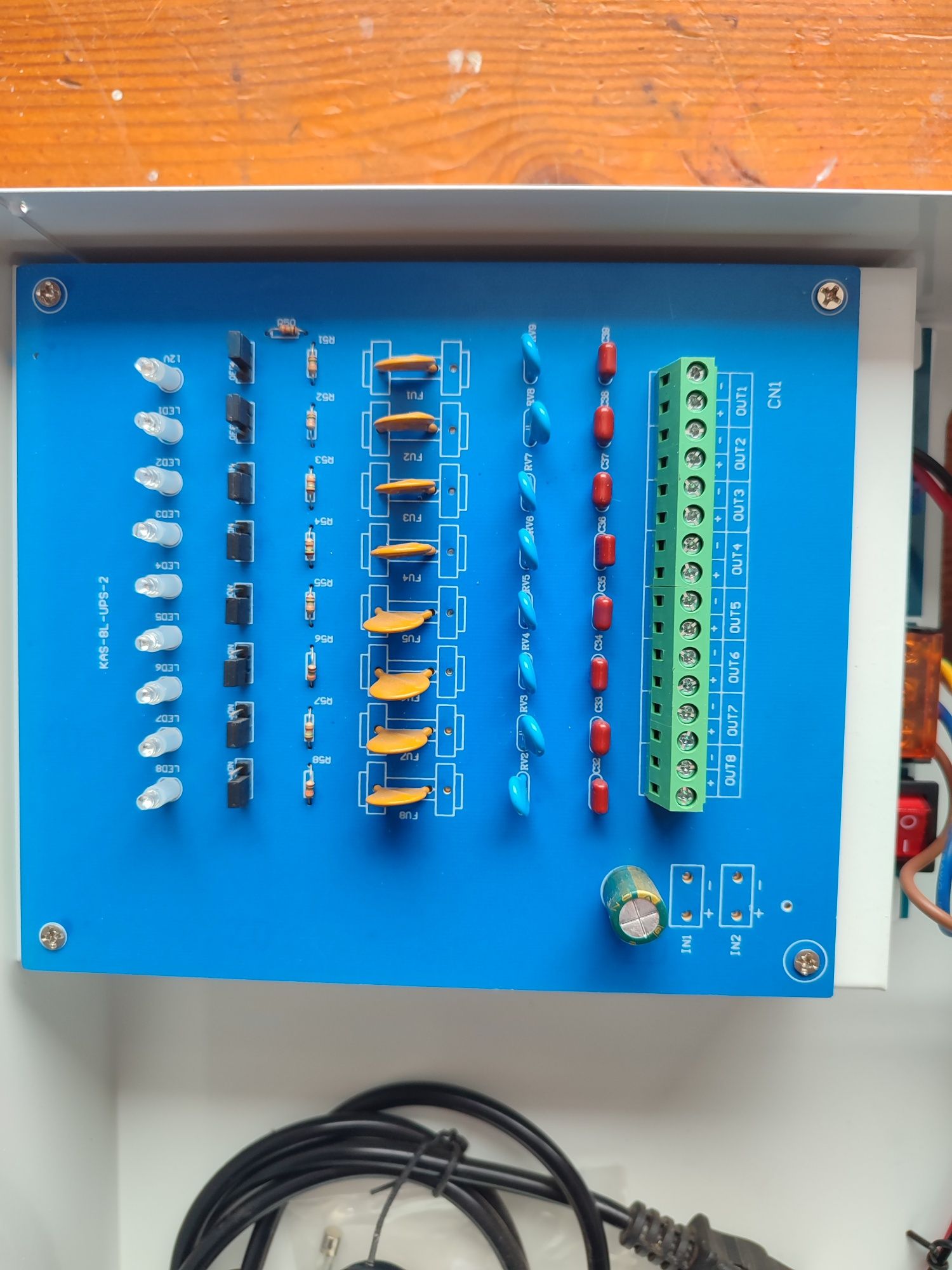 Бесперебійне живлення для роутера або відеоспостереження 12v 8a 8канал