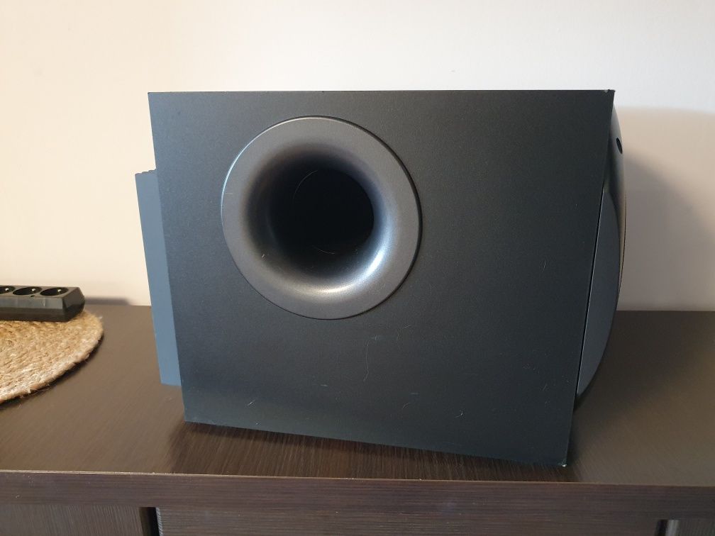 Logitech z5500 subwoofer w 100% sprawny